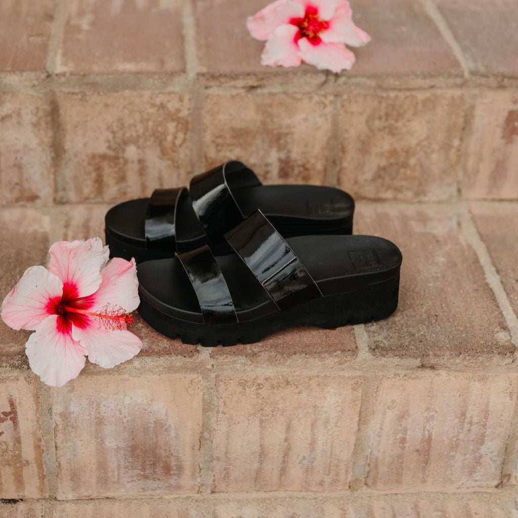 Cushion Vista Higher - Black Patent