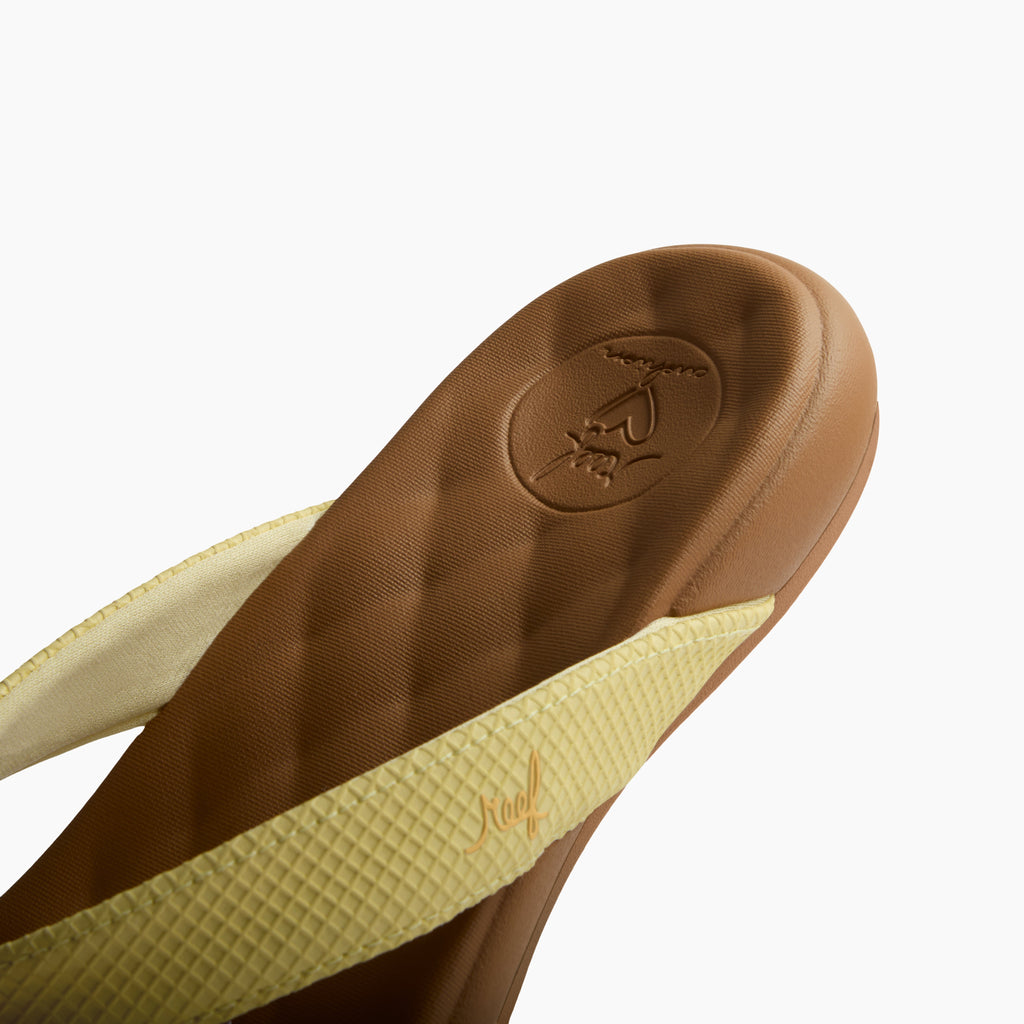 Cushion Harmony - Pale Banana